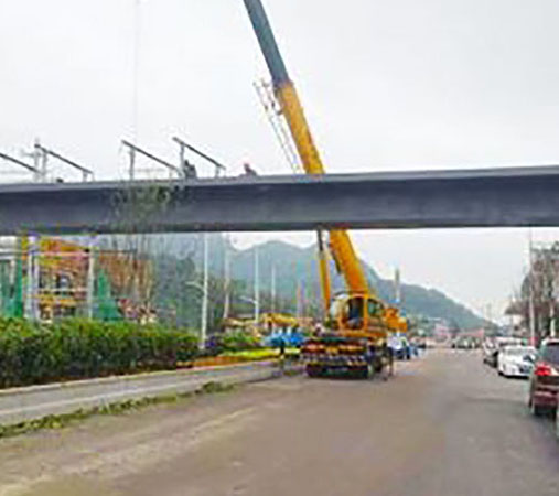 鋼結(jié)構(gòu)人行天橋